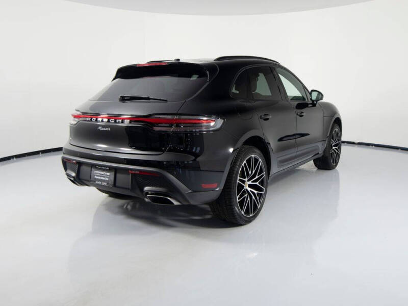 2025 Porsche Macan