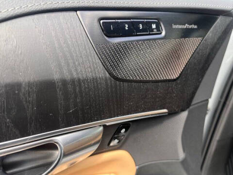 2024 Volvo XC90 Recharge T8 Ultimate Bright Theme 7P