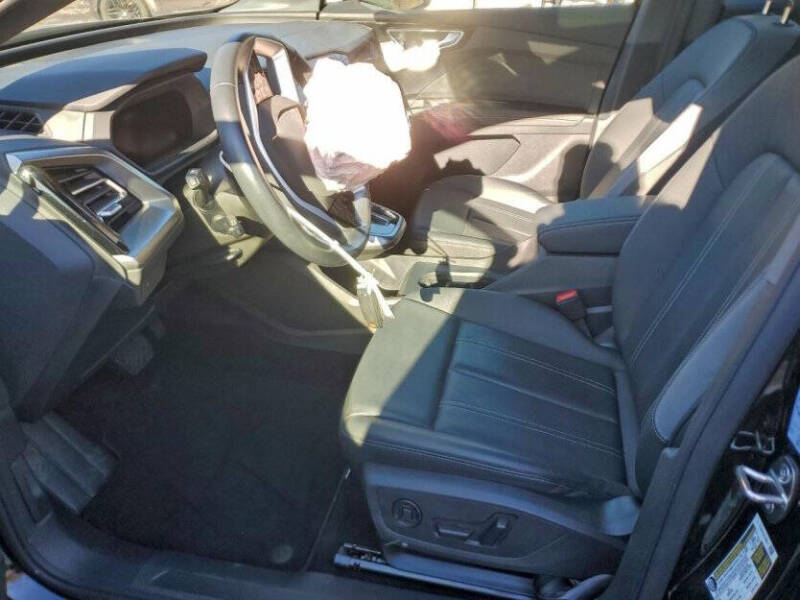 2024 Audi Q4 e-tron quattro Premium Plus 50