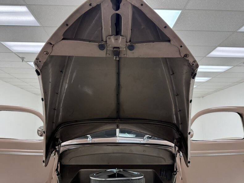 1940 Ford Deluxe