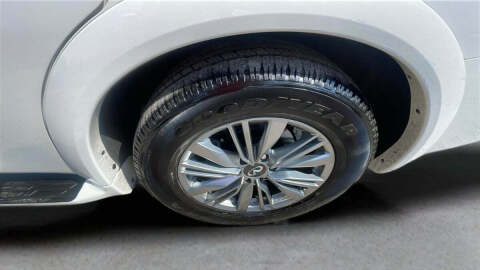 2022 Infiniti QX80 Luxe