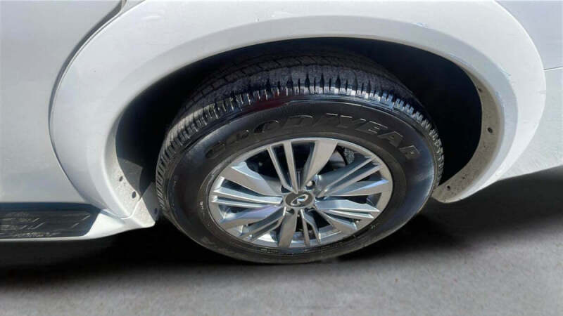 2022 Infiniti QX80 Luxe