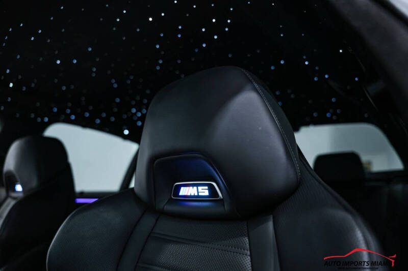 2023 BMW M5