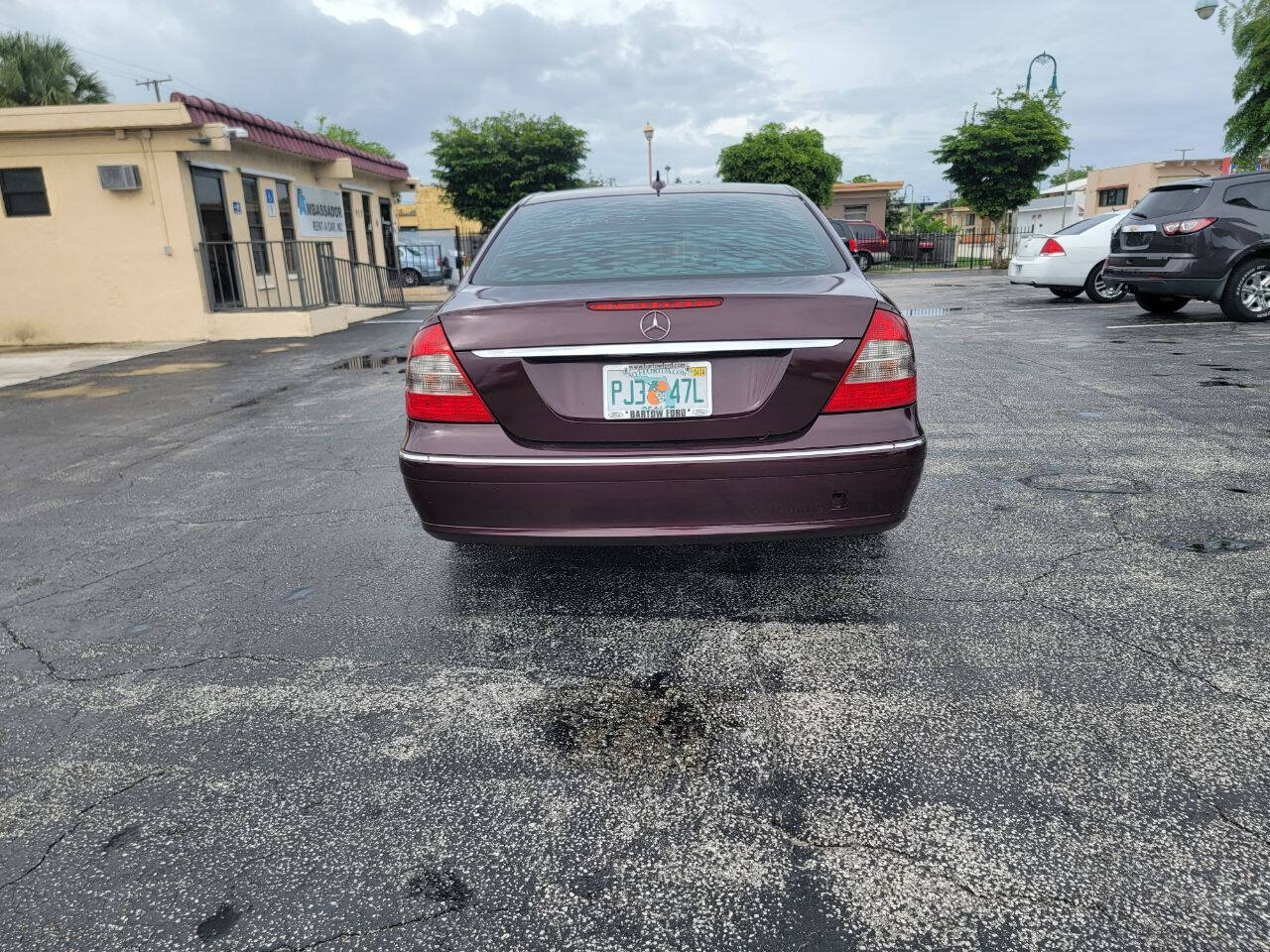 2009 MERCEDES-BENZ E-Class Sedan - $5,900
