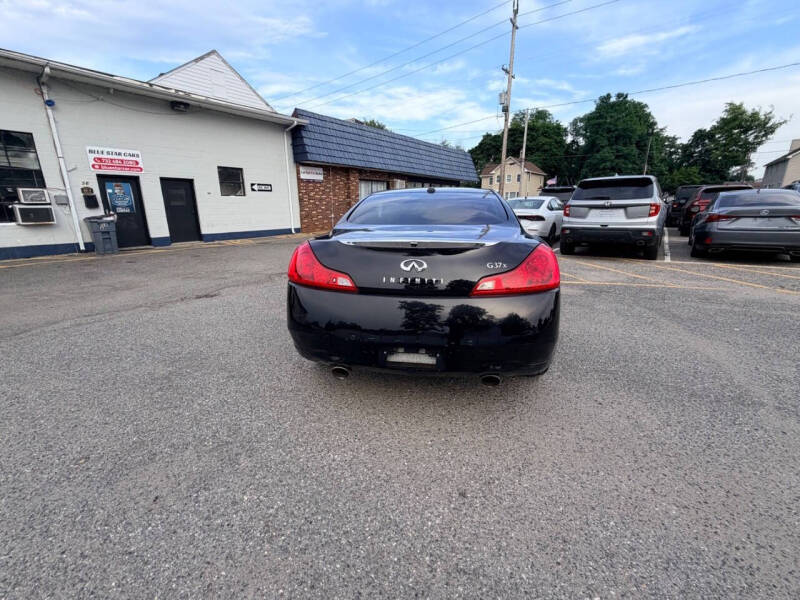 2011 Infiniti G37 Coupe x