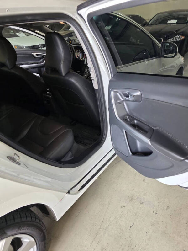 2016 Volvo V60 T5 Drive-E Premier