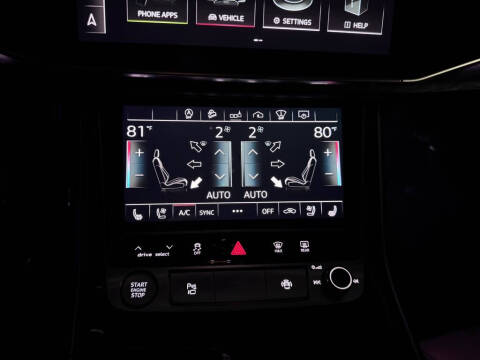 2020 Audi Q8 quattro Prestige 55 TFSI