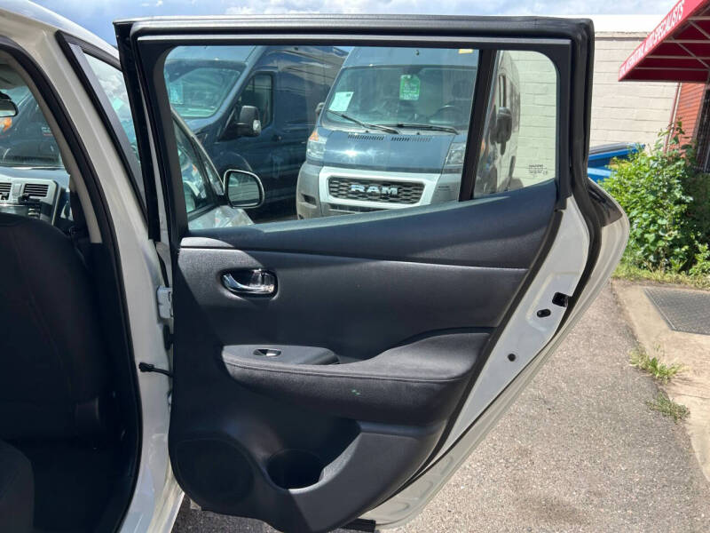 2015 Nissan LEAF