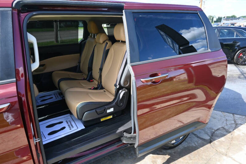2022 Kia Carnival EX