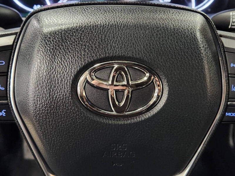 2021 Toyota Avalon Hybrid XLE