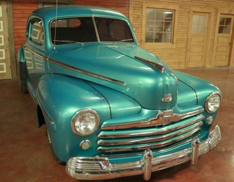 1948 Ford Super Deluxe