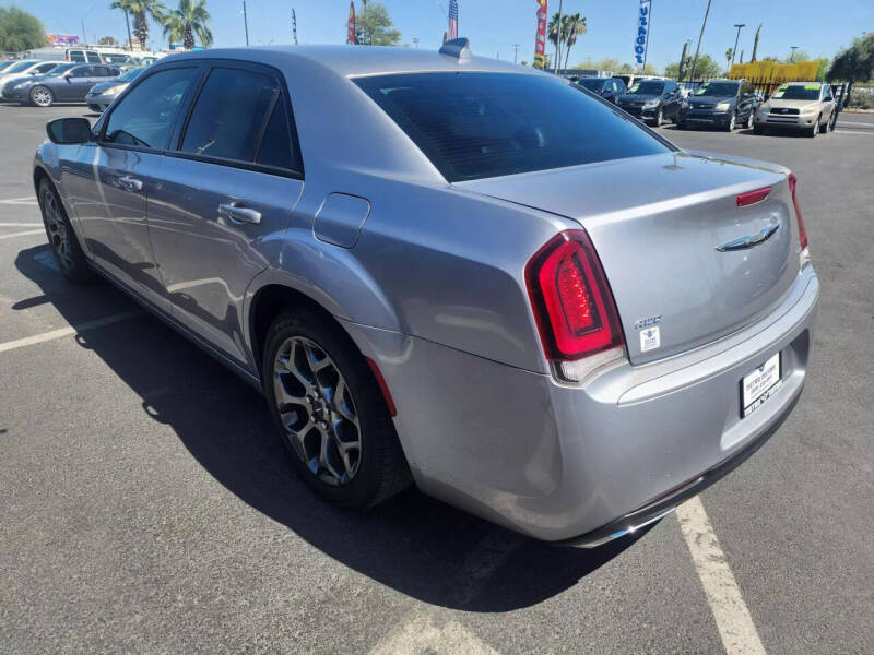 2016 Chrysler 300