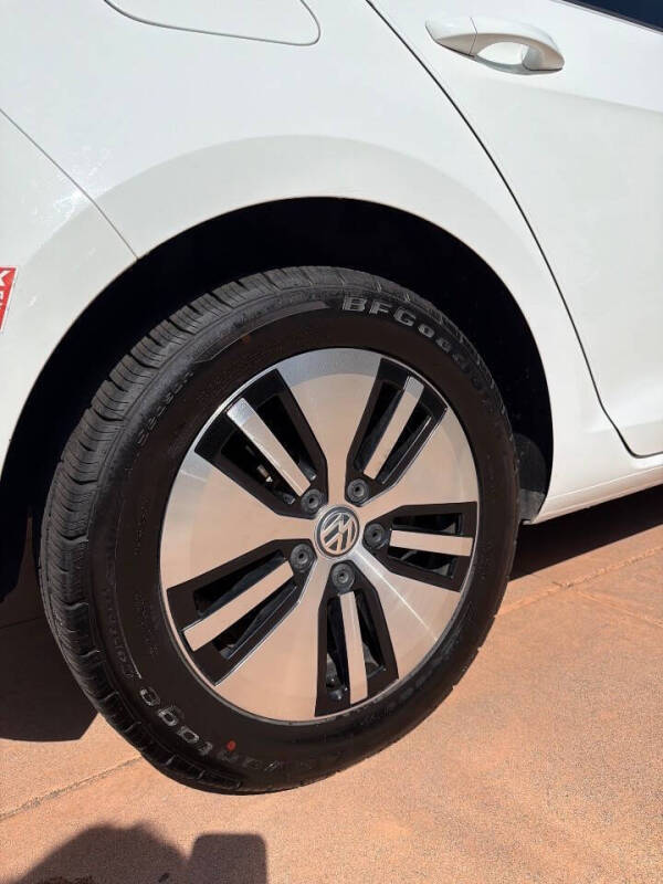 2016 Volkswagen e-Golf SE
