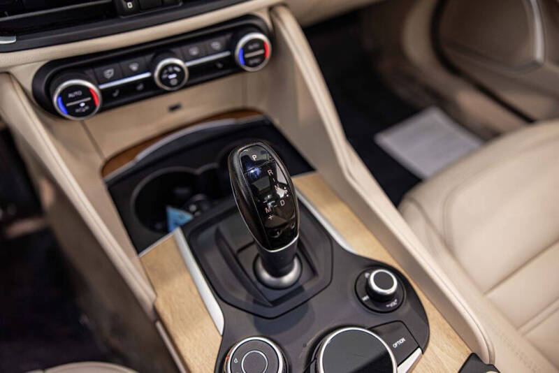 2017 Alfa Romeo Giulia Ti