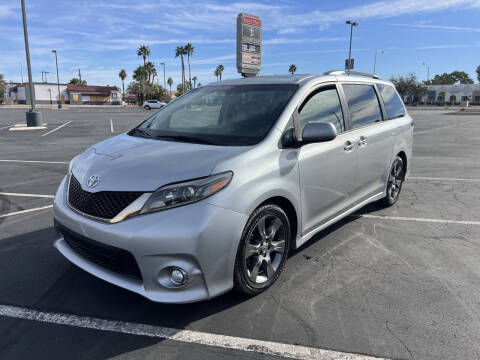 2016 Toyota Sienna SE Premium 8-Passenger