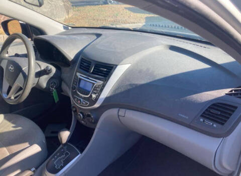 2012 Hyundai Accent GLS