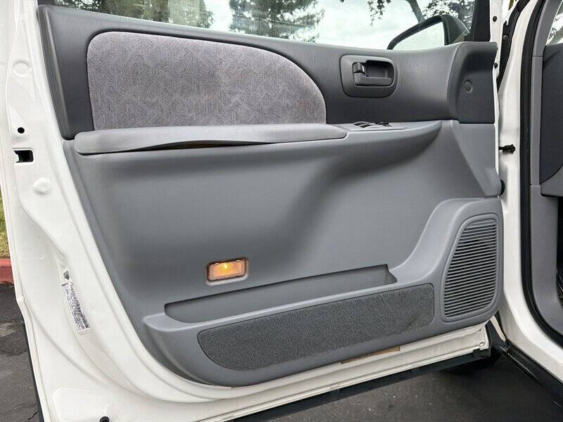 1998 Toyota Sienna LE