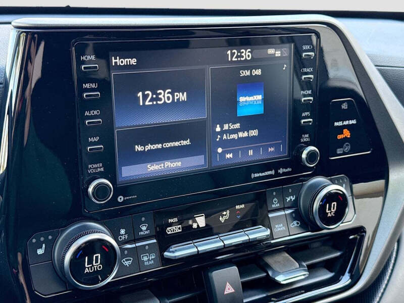 2022 Toyota Highlander Hybrid XLE