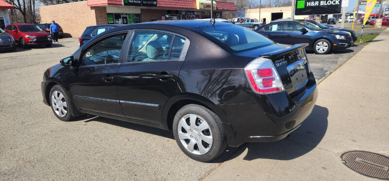 2011 Nissan Sentra S photo 4