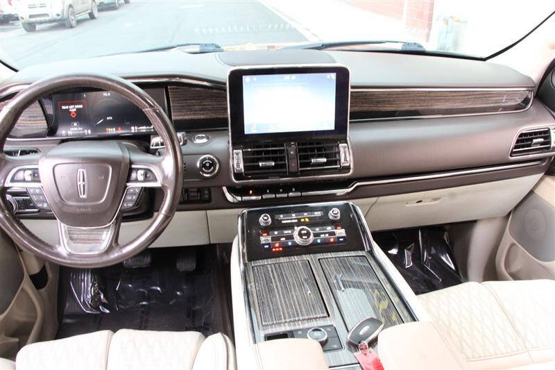 2018 Lincoln Navigator Black Label