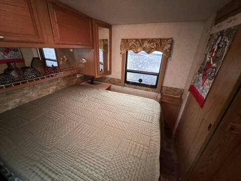 2000 Winnebago Adventurer