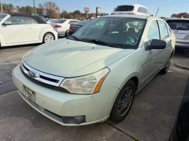 2010 Ford Focus SE's photo