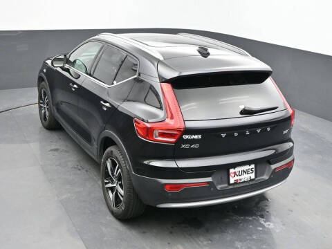 2025 Volvo XC40 B5 Core Bright Theme