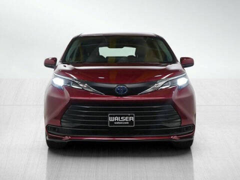 2024 Toyota Sienna LE 8-Passenger