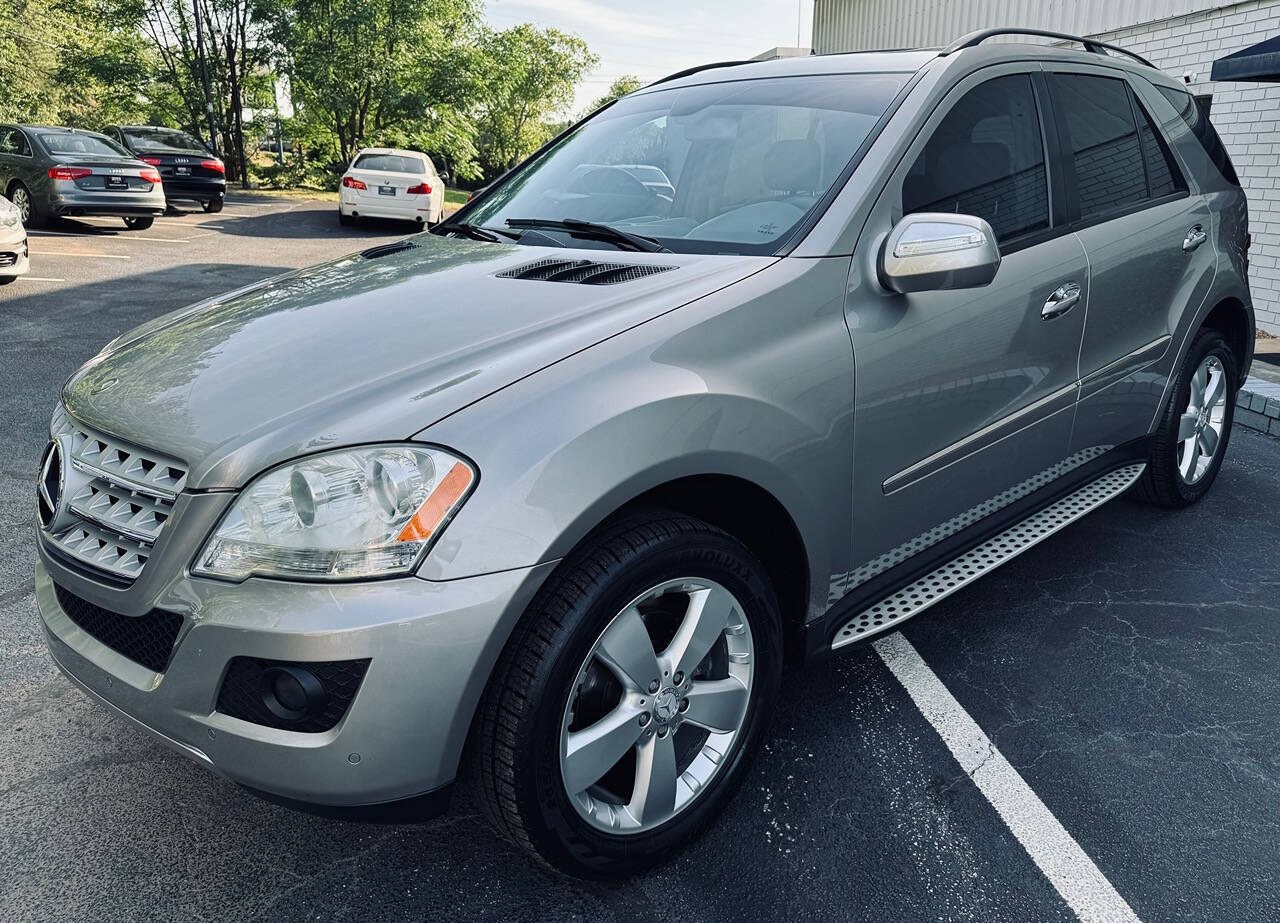 2009 Mercedes-Benz M-Class for sale at Crown Auto Sales in Marietta, GA