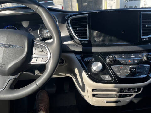 2022 Chrysler Pacifica Touring L