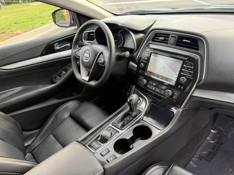 2017 Nissan Maxima
