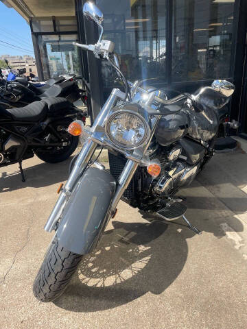 2025 Suzuki C50 (VL800)