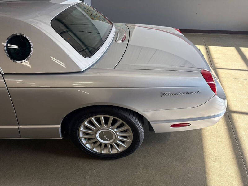 2004 Ford Thunderbird Deluxe