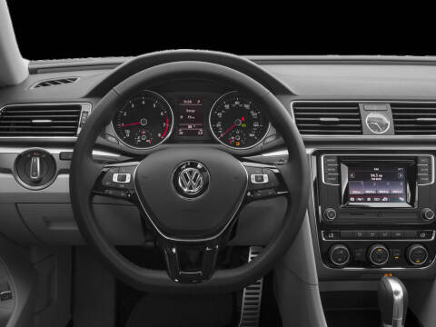 2017 Volkswagen Passat 1.8T R-Line