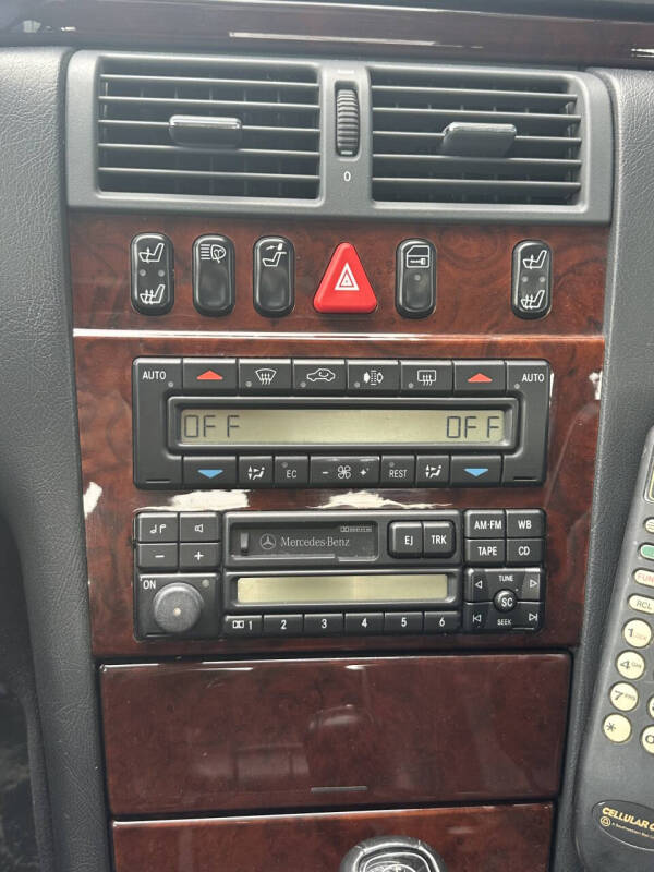 1996 Mercedes-Benz E-Class E 320