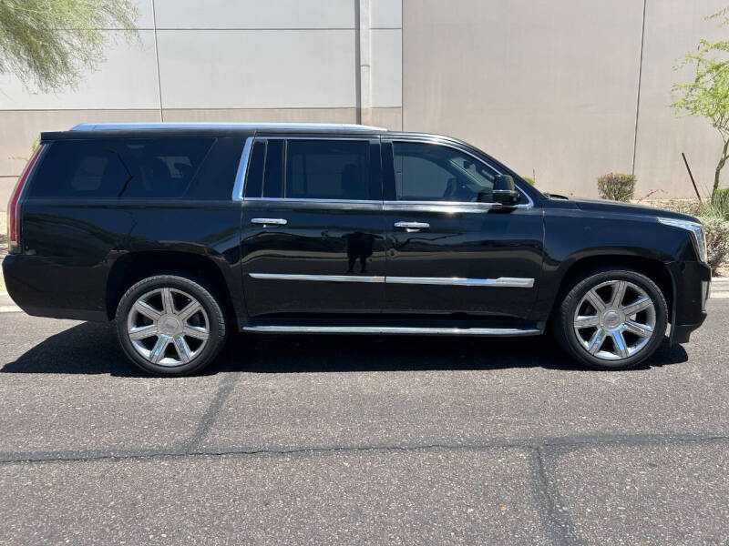 2017 Cadillac Escalade ESV Luxury