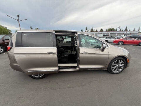2017 Chrysler Pacifica Limited