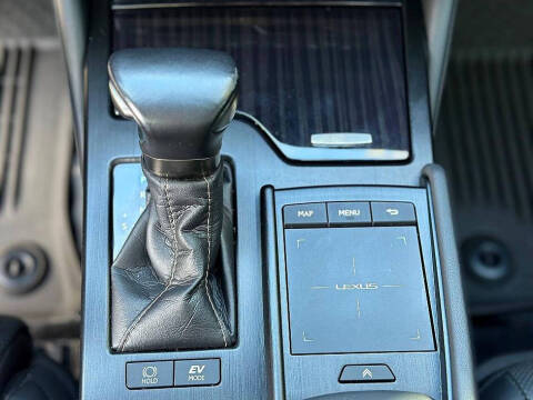 2021 Lexus ES 300h Ultra Luxury