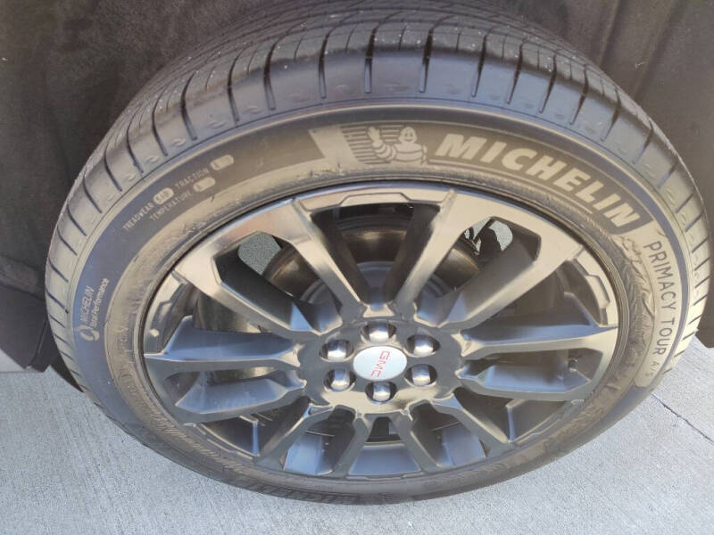 2020 GMC Acadia Denali