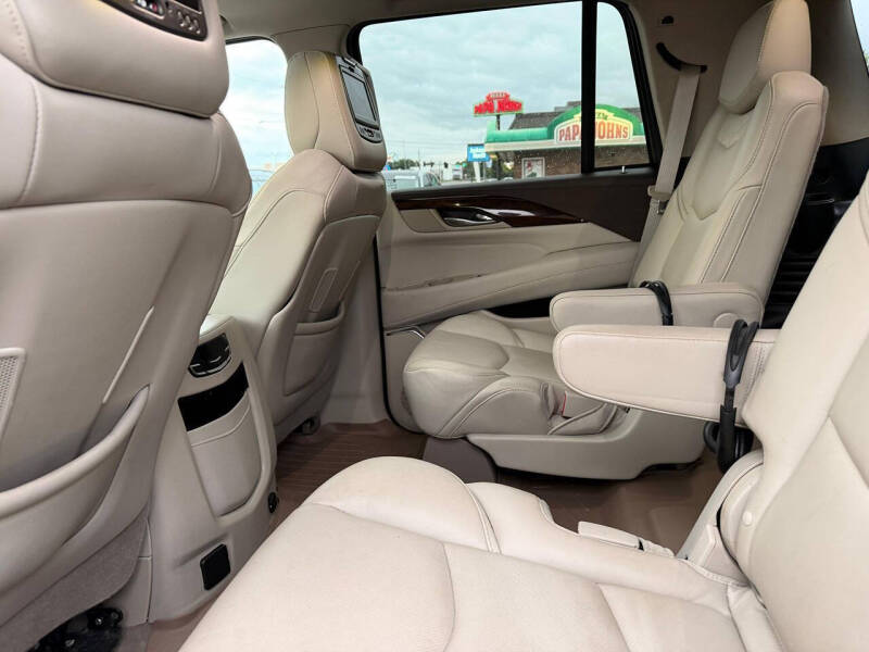 2017 Cadillac Escalade Luxury