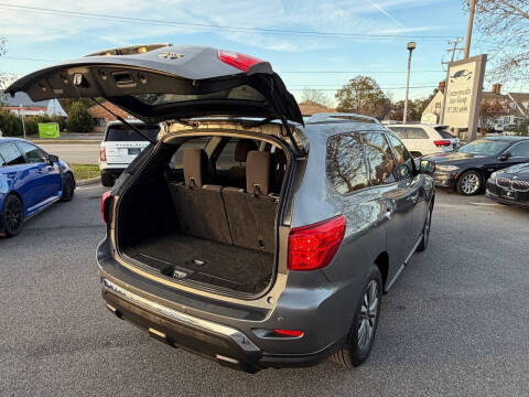 2020 Nissan Pathfinder SV