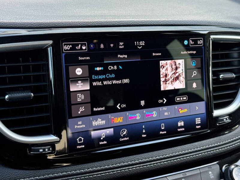 2024 Chrysler Pacifica Plug-In Hybrid Select