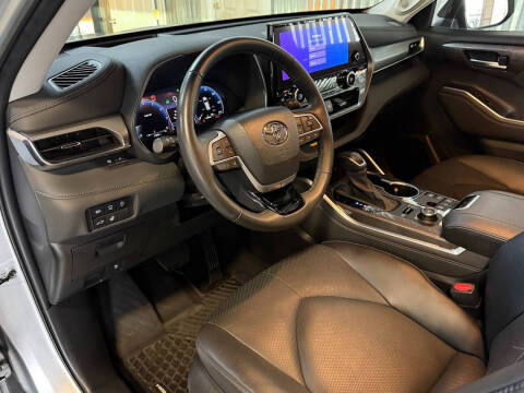 2024 Toyota Highlander Platinum
