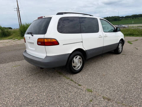 2000 Toyota Sienna LE