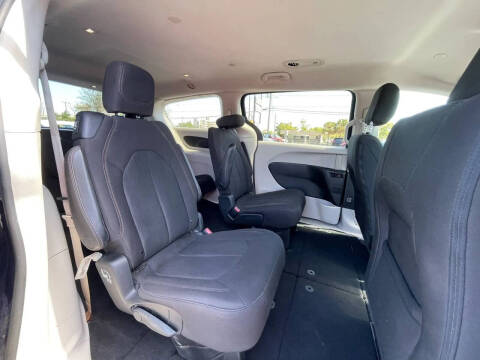 2017 Chrysler Pacifica Touring
