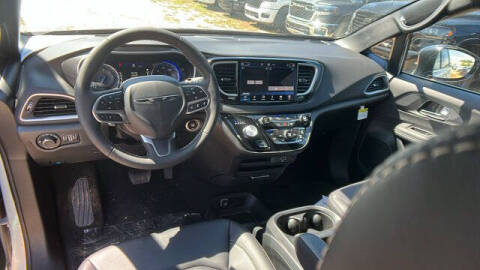 2026 Chrysler Voyager LX