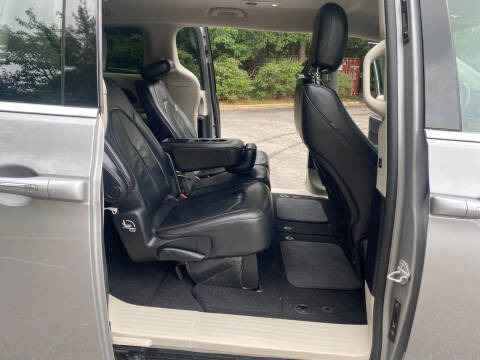 2017 Chrysler Pacifica Touring-L