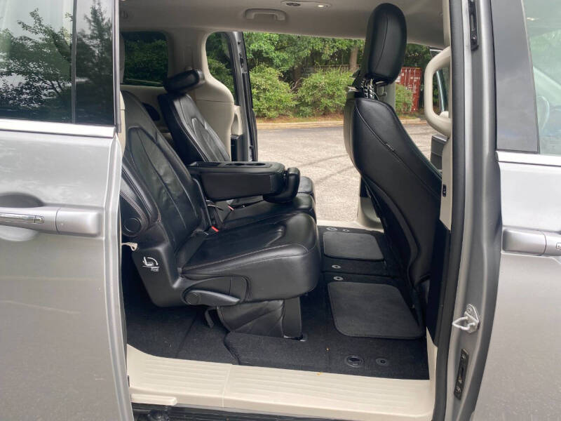 2017 Chrysler Pacifica Touring-L