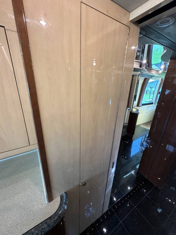 2001 Prevost Liberty