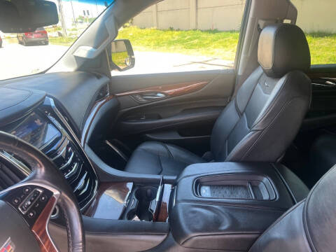 2015 Cadillac Escalade Luxury
